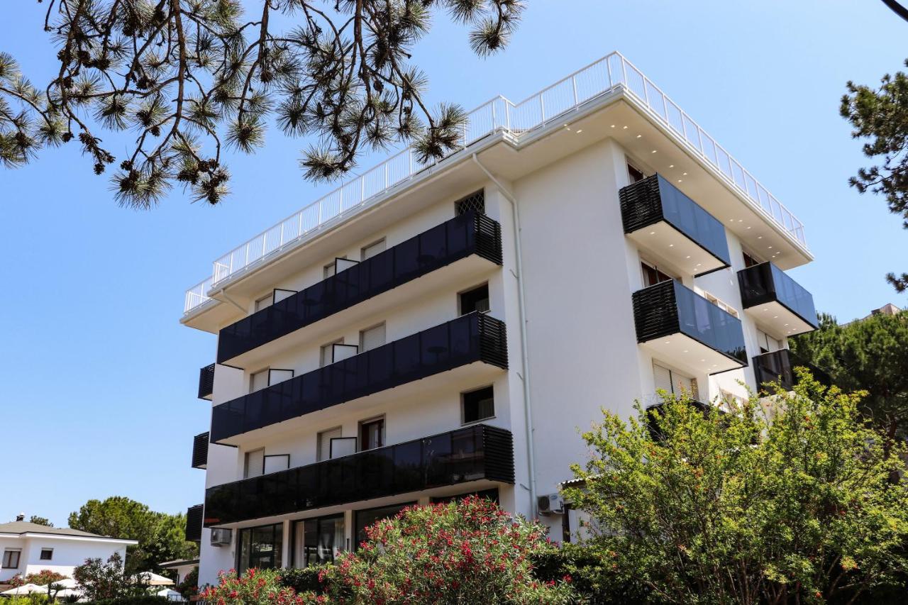 Hotel Eden Lignano Sabbiadoro Buitenkant foto