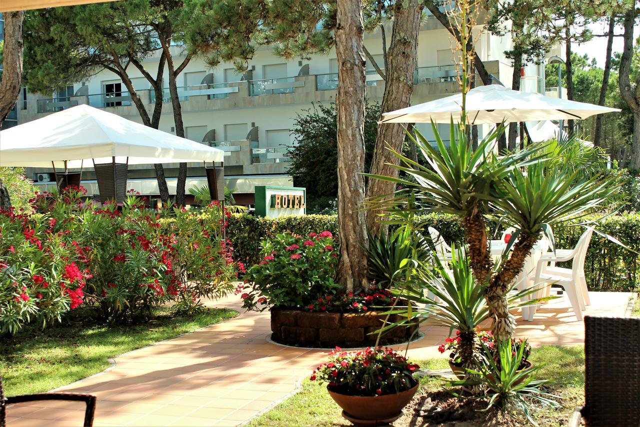 Hotel Eden Lignano Sabbiadoro Buitenkant foto