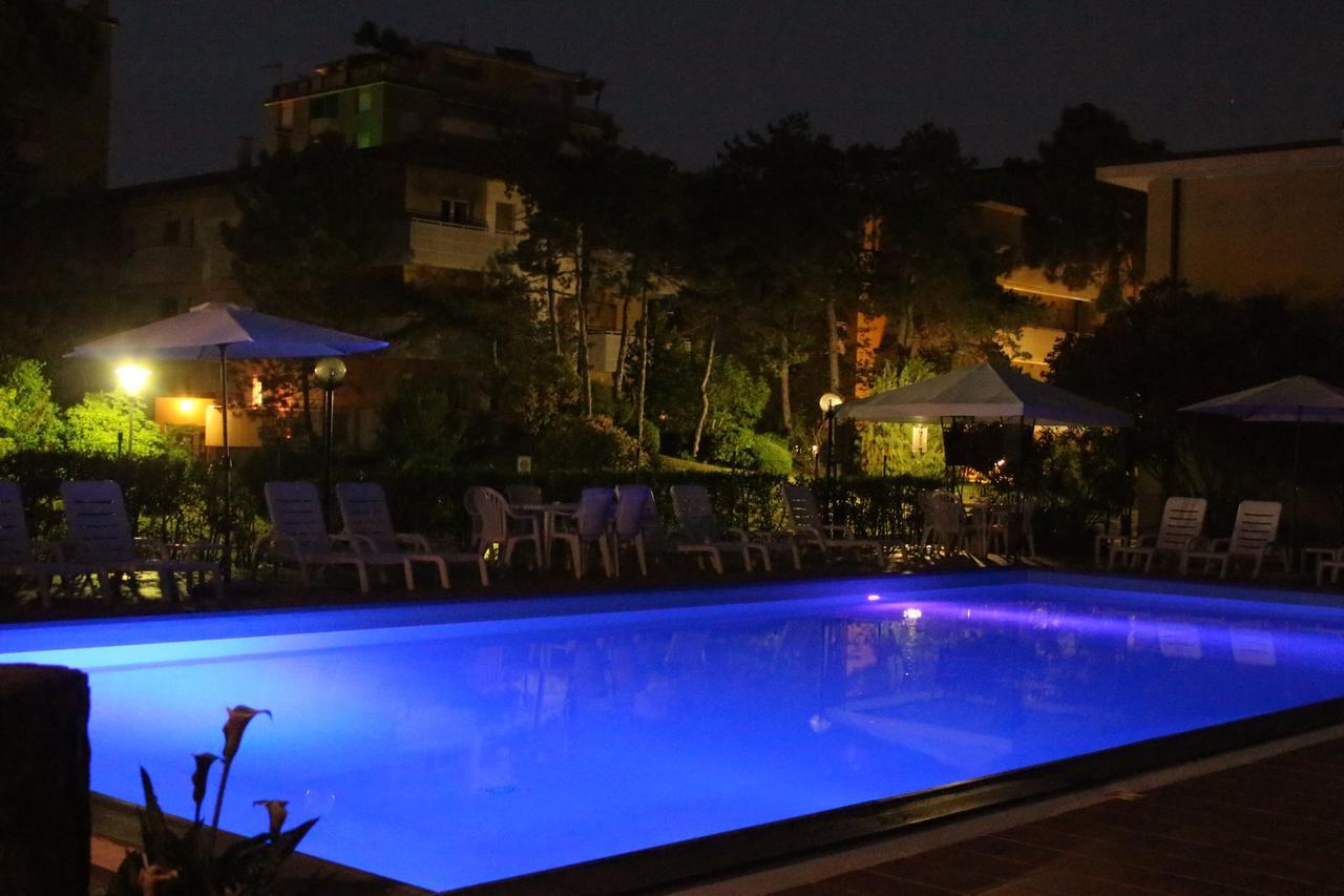 Hotel Eden Lignano Sabbiadoro Buitenkant foto