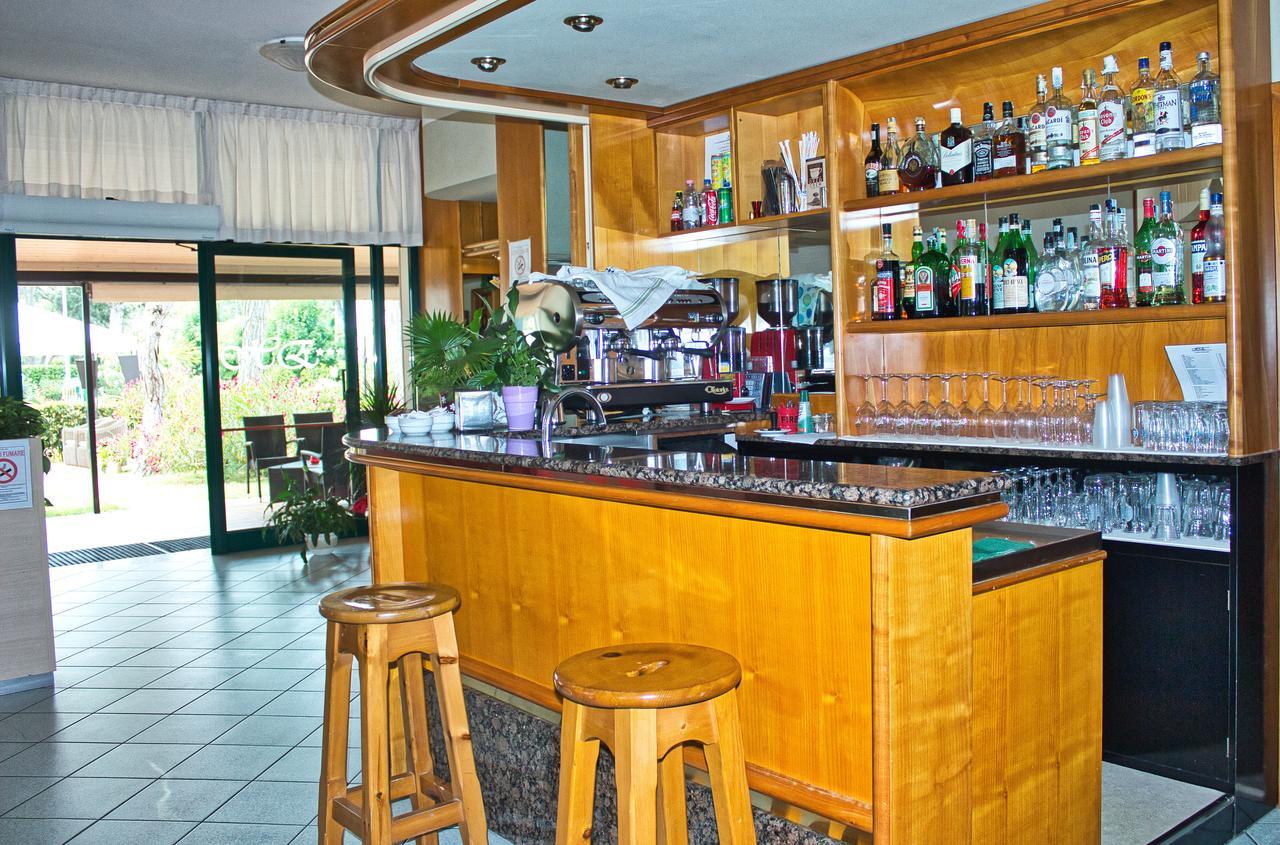 Hotel Eden Lignano Sabbiadoro Buitenkant foto
