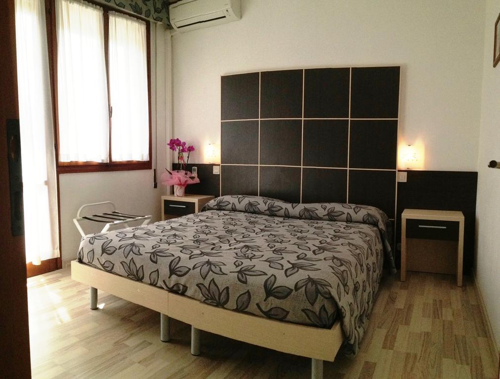 Hotel Eden Lignano Sabbiadoro Kamer foto